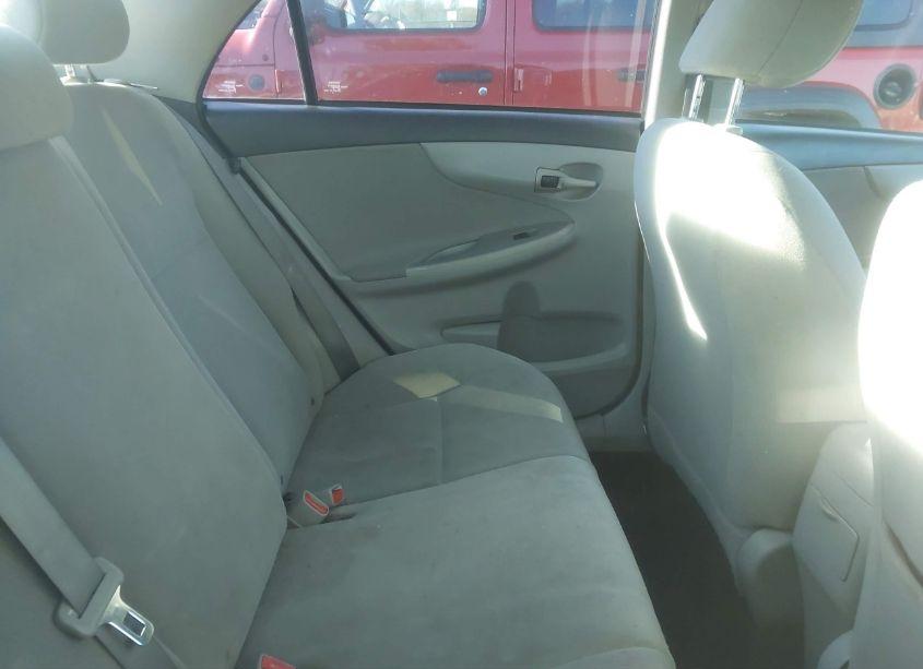 Photo 8 of 2013 Toyota Corolla LE (VIN 2T1BU4EE0DC965977)