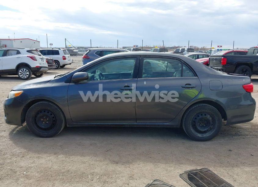 Photo 15 of 2013 Toyota Corolla LE (VIN 2T1BU4EE0DC981161)