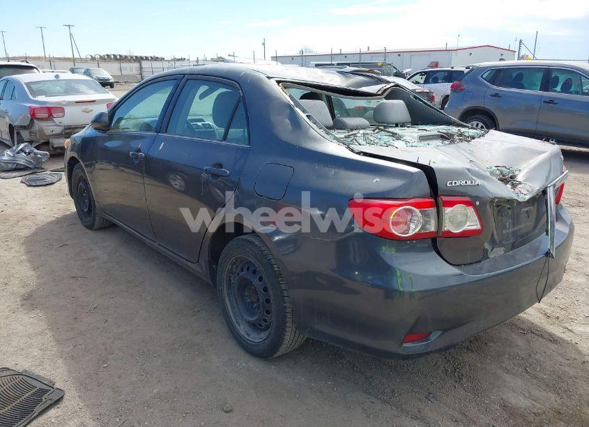 Photo 3 of 2013 Toyota Corolla LE (VIN 2T1BU4EE0DC981161)
