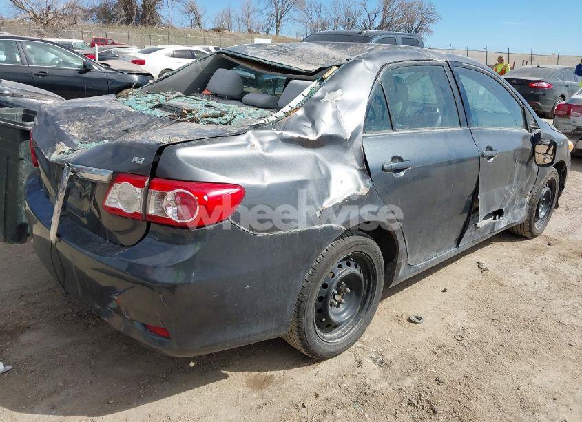 Photo 4 of 2013 Toyota Corolla LE (VIN 2T1BU4EE0DC981161)