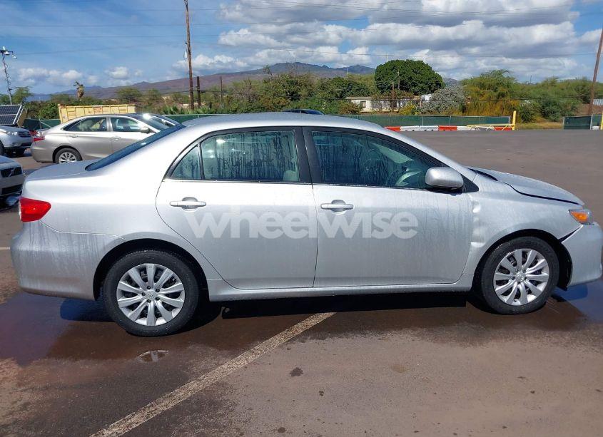 Photo 13 of 2013 Toyota Corolla LE/LE SPECIAL EDITION (VIN 2T1BU4EE0DC989115)