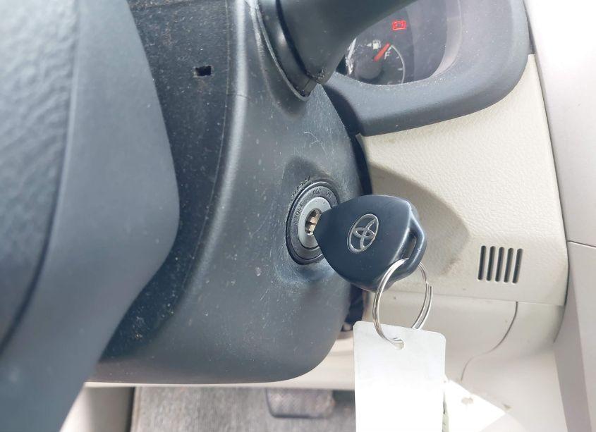 Photo 11 of 2013 Toyota Corolla L (VIN 2T1BU4EE0DC991852)