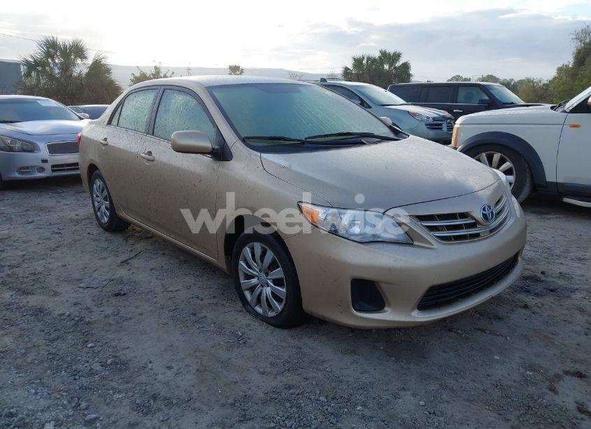 2013 Toyota Corolla LE (VIN 2T1BU4EE0DC994475) main photo