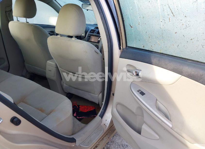 Photo 8 of 2013 Toyota Corolla LE (VIN 2T1BU4EE0DC994475)