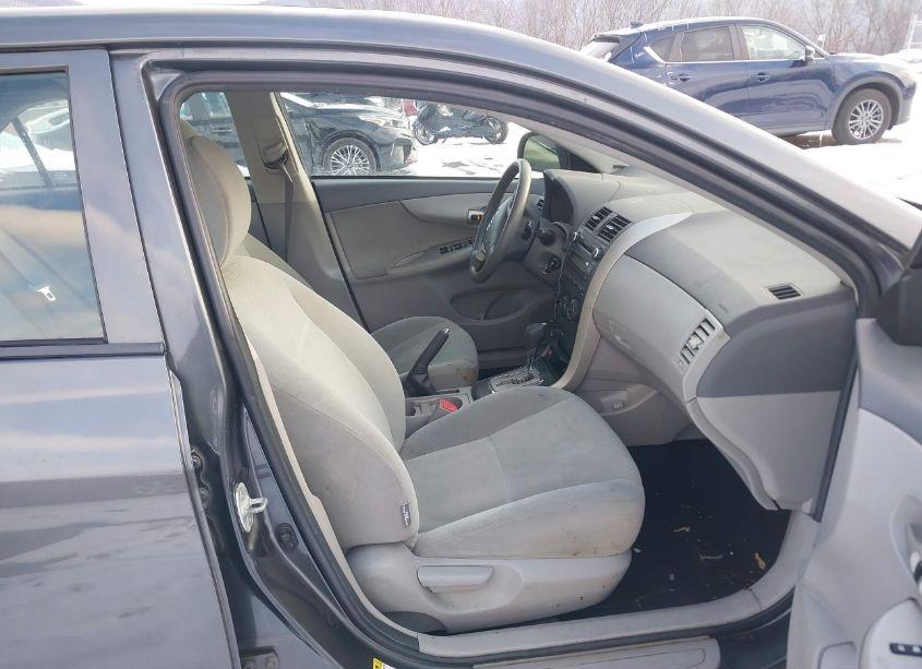 Photo 5 of 2010 Toyota Corolla LE (VIN 2T1BU4EE1AC228198)