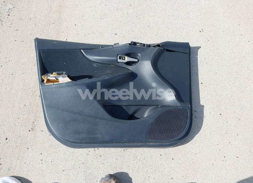 Photo 12 of 2010 Toyota Corolla S (VIN 2T1BU4EE1AC293942)