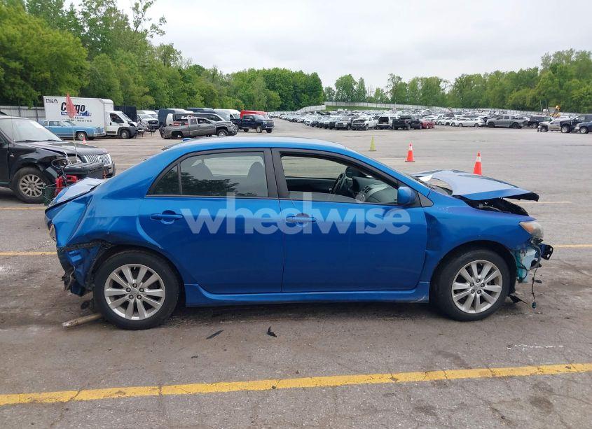 Photo 13 of 2010 Toyota Corolla S (VIN 2T1BU4EE1AC495762)