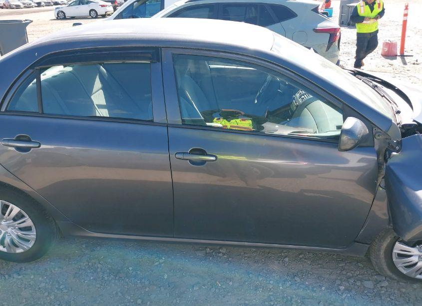 Photo 12 of 2010 Toyota Corolla LE (VIN 2T1BU4EE1AC509319)