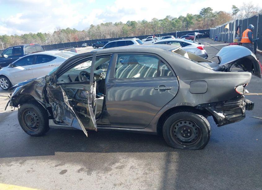 Photo 15 of 2010 Toyota Corolla LE (VIN 2T1BU4EE1AC533071)