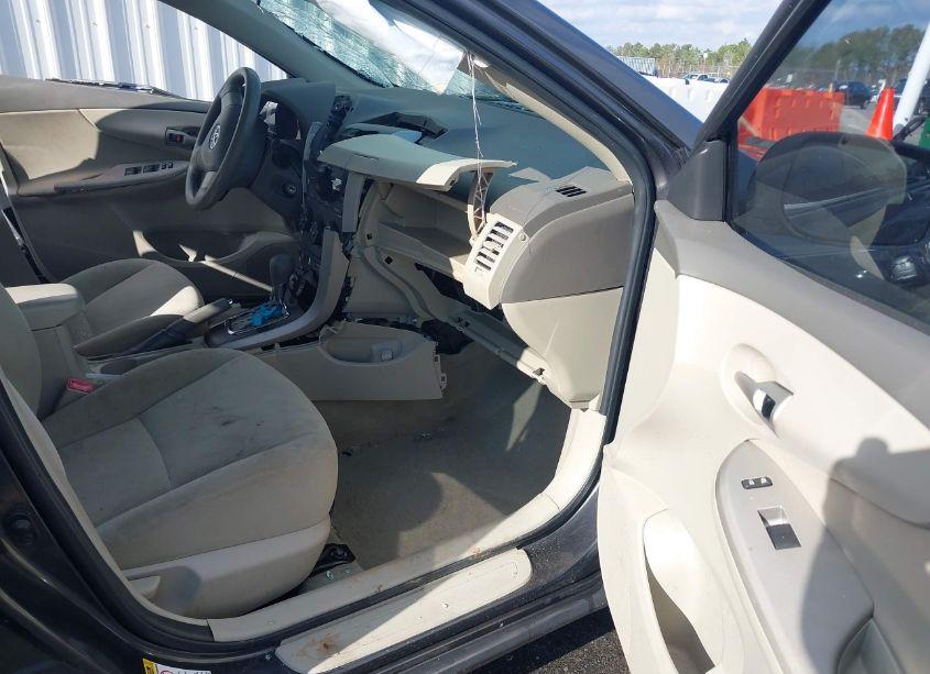 Photo 5 of 2010 Toyota Corolla LE (VIN 2T1BU4EE1AC533071)