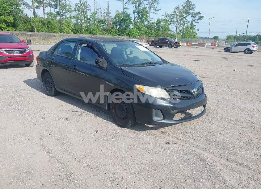 2011 Toyota Corolla LE (VIN 2T1BU4EE1BC562314) main photo