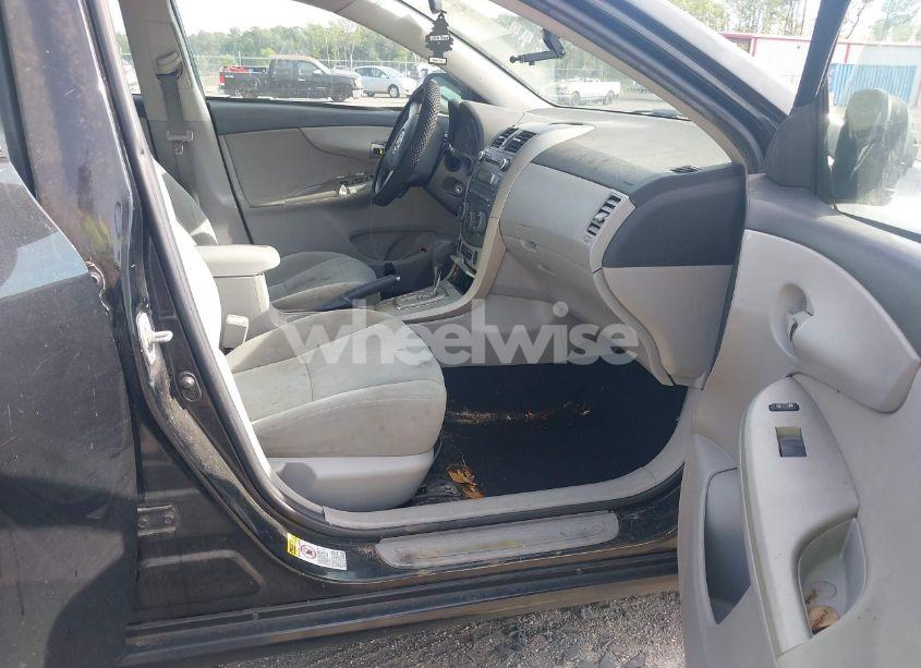 Photo 5 of 2011 Toyota Corolla LE (VIN 2T1BU4EE1BC562314)