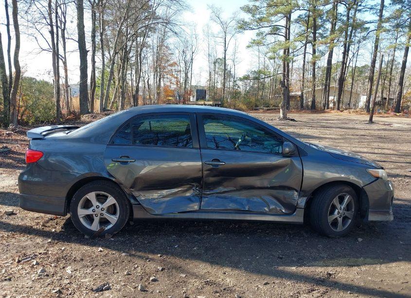 Photo 13 of 2011 Toyota Corolla S (VIN 2T1BU4EE1BC601063)