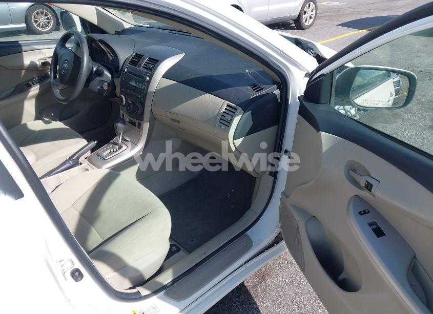 Photo 5 of 2011 Toyota Corolla LE (VIN 2T1BU4EE1BC615836)