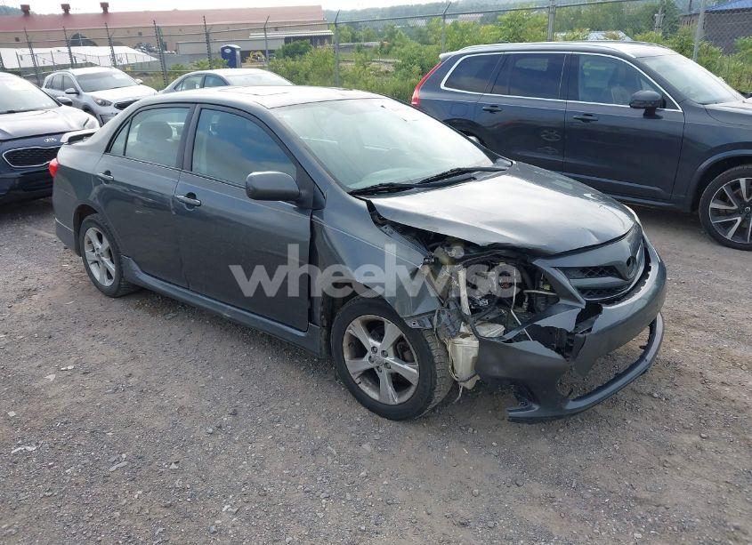 2011 Toyota Corolla S (VIN 2T1BU4EE1BC679049) main photo