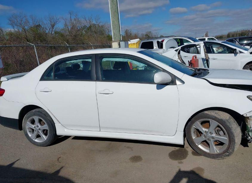 Photo 14 of 2011 Toyota Corolla S (VIN 2T1BU4EE1BC682582)