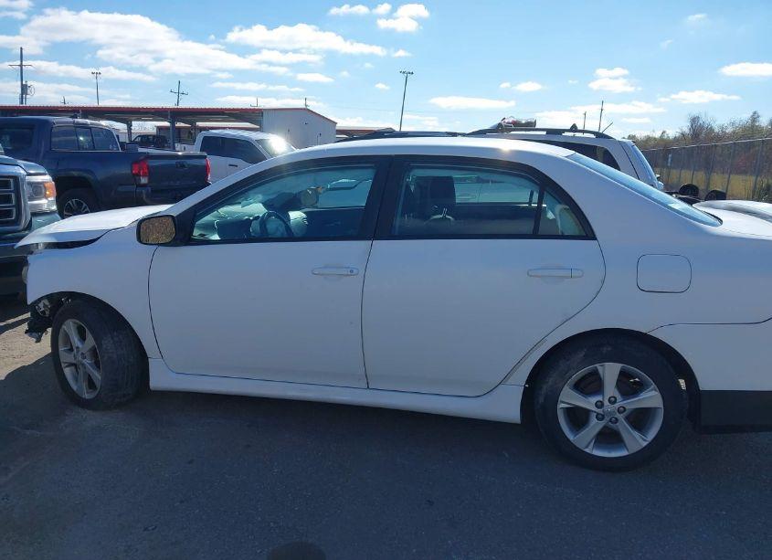 Photo 15 of 2011 Toyota Corolla S (VIN 2T1BU4EE1BC682582)