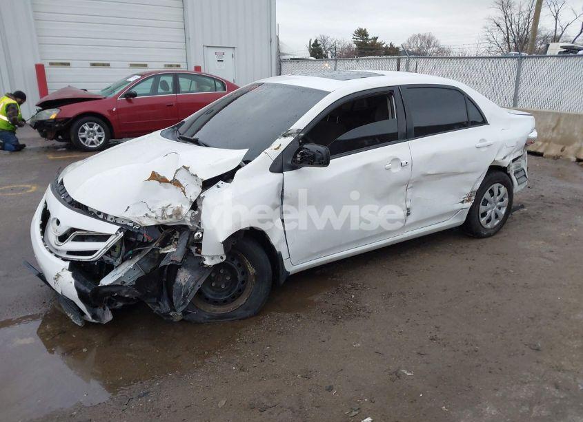 Photo 2 of 2011 Toyota Corolla LE (VIN 2T1BU4EE1BC688415)