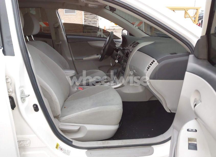 Photo 5 of 2011 Toyota Corolla LE (VIN 2T1BU4EE1BC688415)