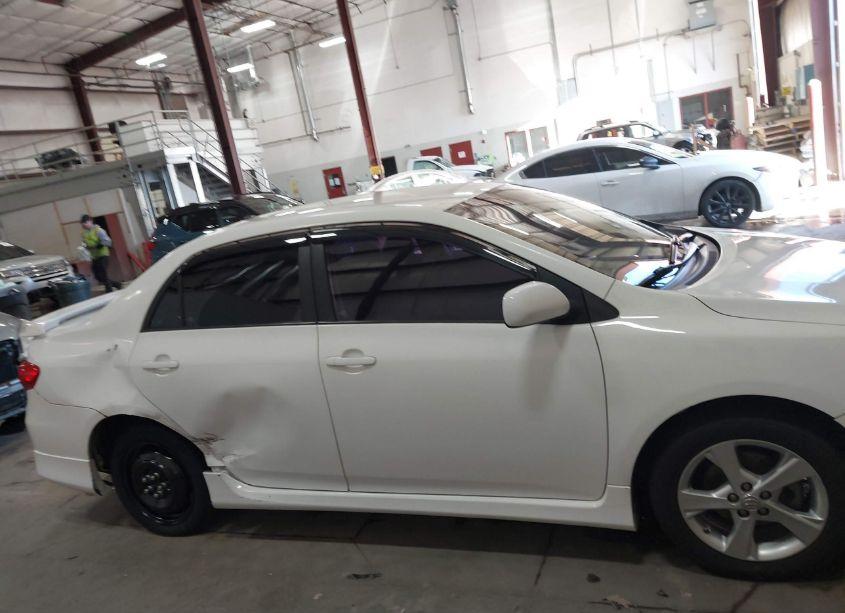 Photo 13 of 2011 Toyota Corolla S (VIN 2T1BU4EE1BC690083)