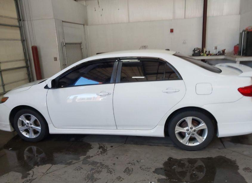 Photo 14 of 2011 Toyota Corolla S (VIN 2T1BU4EE1BC690083)