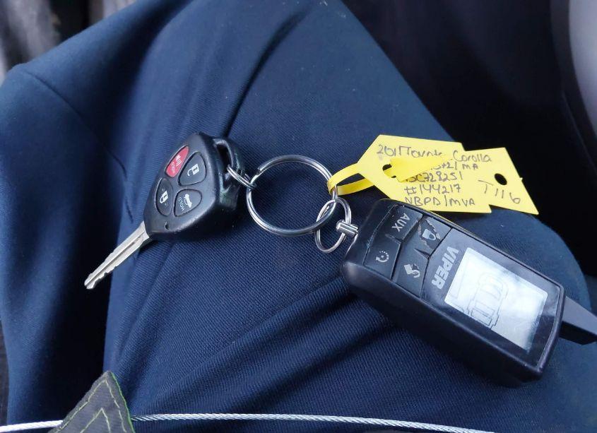 Photo 11 of 2011 Toyota Corolla S (VIN 2T1BU4EE1BC728251)