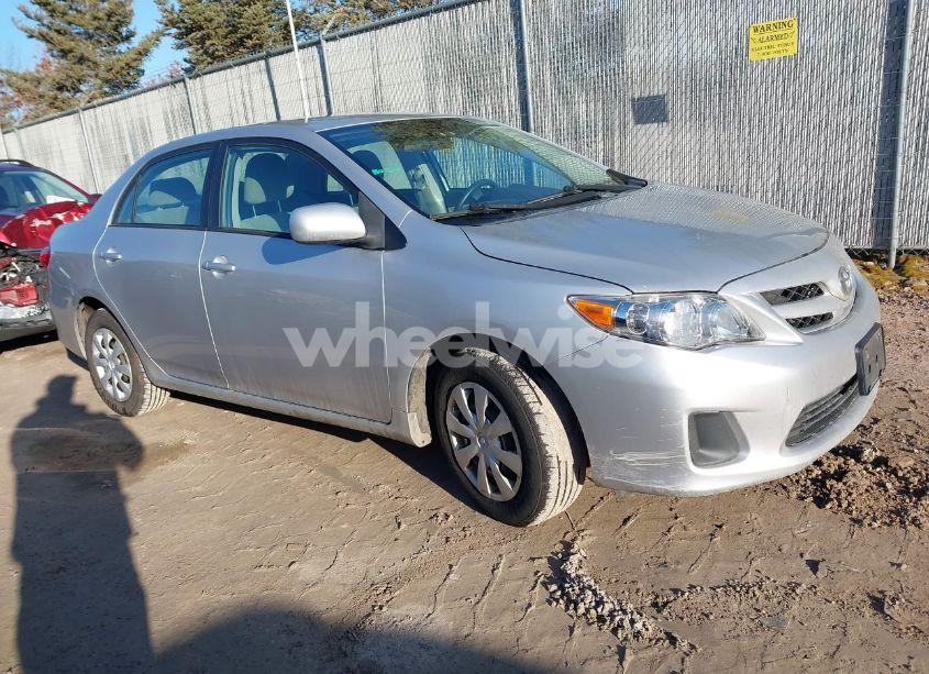 2011 Toyota Corolla LE (VIN 2T1BU4EE1BC751562) main photo