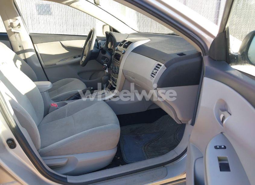 Photo 5 of 2011 Toyota Corolla LE (VIN 2T1BU4EE1BC751562)