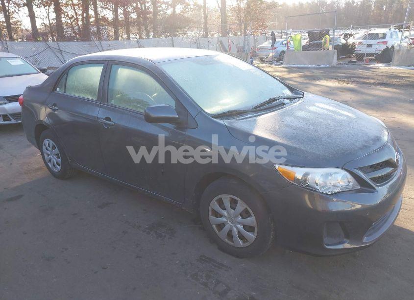 2011 Toyota Corolla LE (VIN 2T1BU4EE1BC752341) main photo