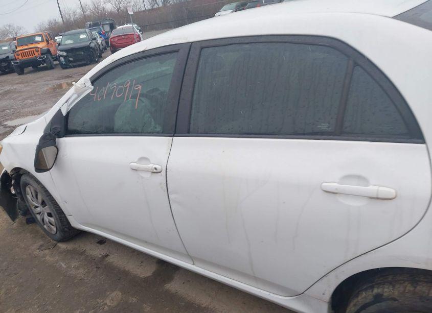 Photo 14 of 2012 Toyota Corolla LE (VIN 2T1BU4EE1CC757489)