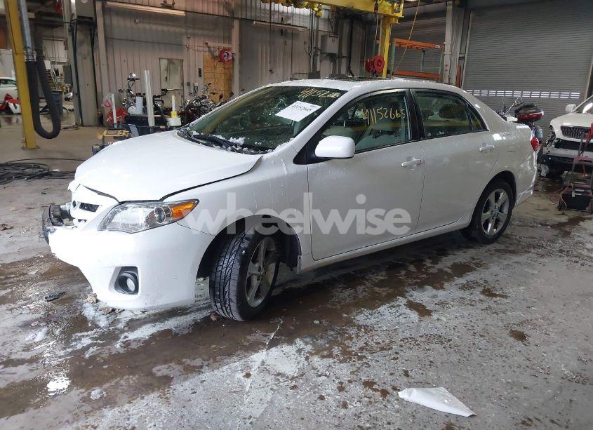 Photo 2 of 2012 Toyota Corolla LE (VIN 2T1BU4EE1CC770498)