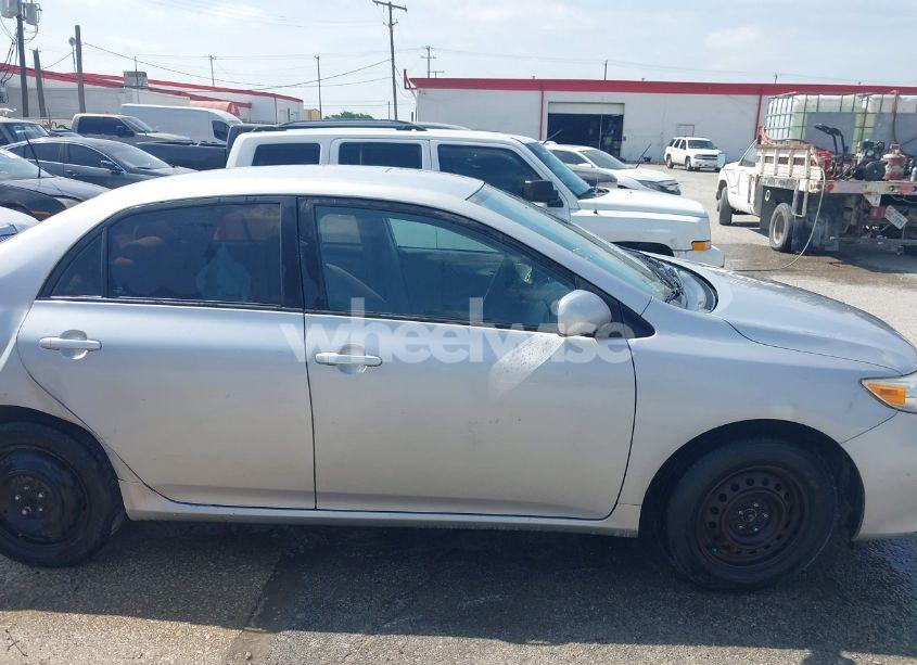 Photo 13 of 2012 Toyota Corolla LE (VIN 2T1BU4EE1CC773885)