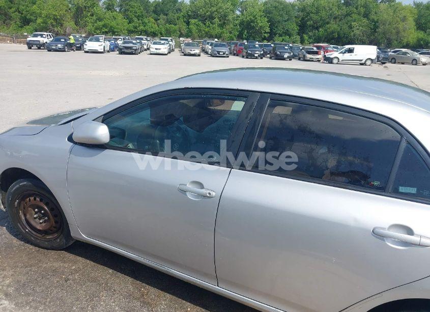 Photo 14 of 2012 Toyota Corolla LE (VIN 2T1BU4EE1CC773885)