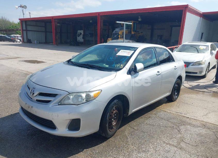 Photo 2 of 2012 Toyota Corolla LE (VIN 2T1BU4EE1CC773885)