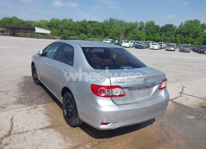 Photo 3 of 2012 Toyota Corolla LE (VIN 2T1BU4EE1CC773885)