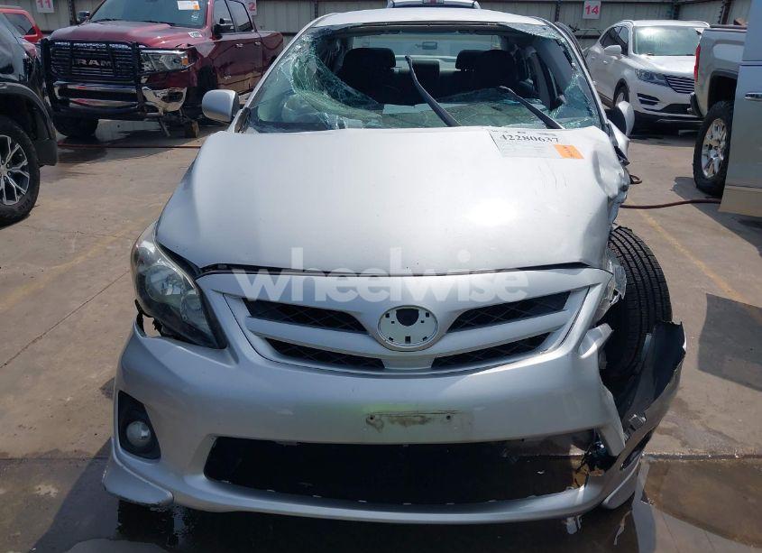 Photo 13 of 2012 Toyota Corolla S (VIN 2T1BU4EE1CC803984)