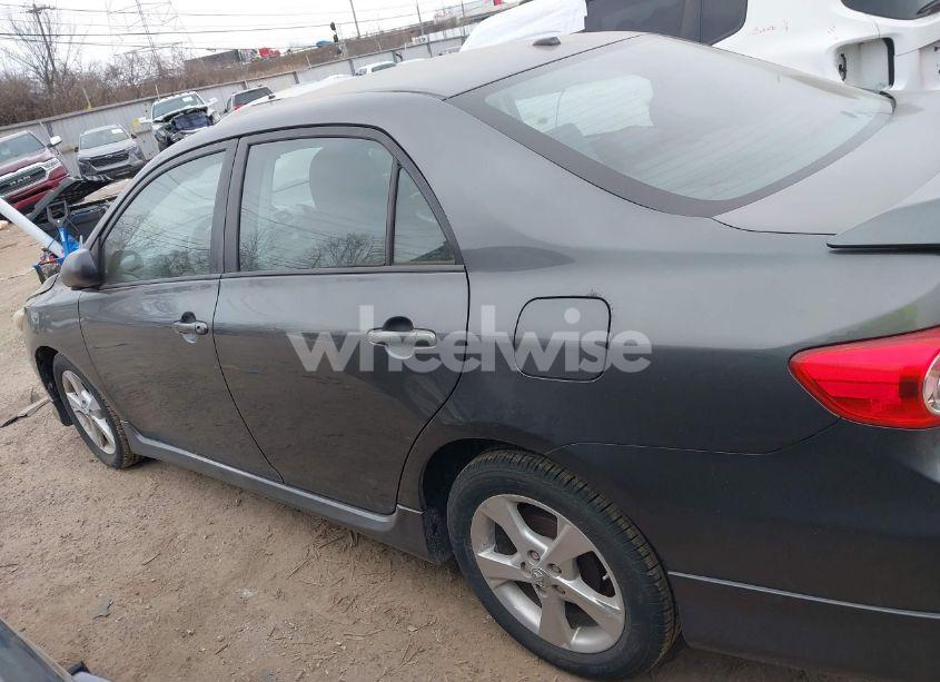 Photo 14 of 2012 Toyota Corolla S (VIN 2T1BU4EE1CC832465)