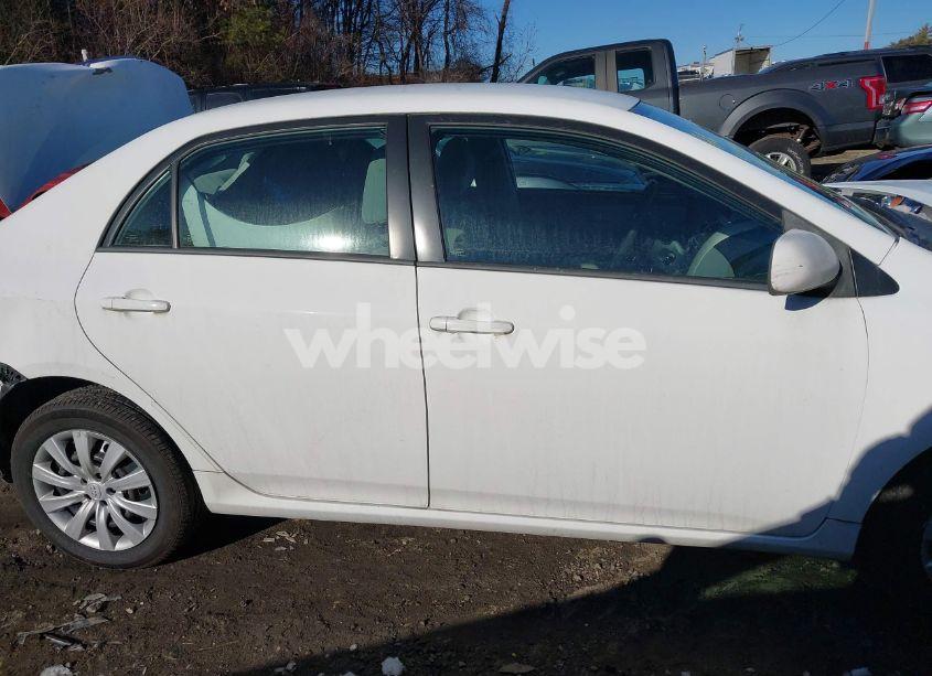 Photo 14 of 2012 Toyota Corolla LE (VIN 2T1BU4EE1CC834300)