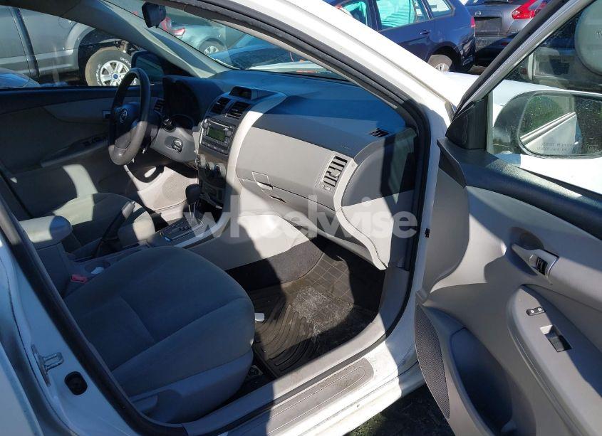 Photo 5 of 2012 Toyota Corolla LE (VIN 2T1BU4EE1CC834300)