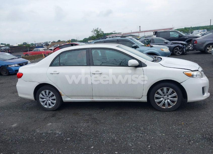 Photo 13 of 2012 Toyota Corolla LE (VIN 2T1BU4EE1CC835530)