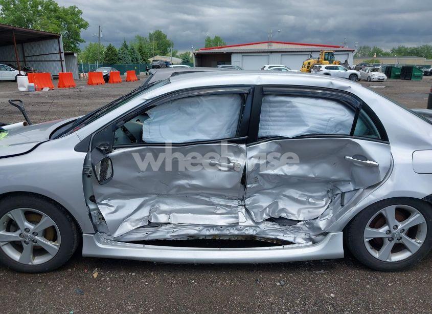 Photo 14 of 2012 Toyota Corolla S (VIN 2T1BU4EE1CC844034)