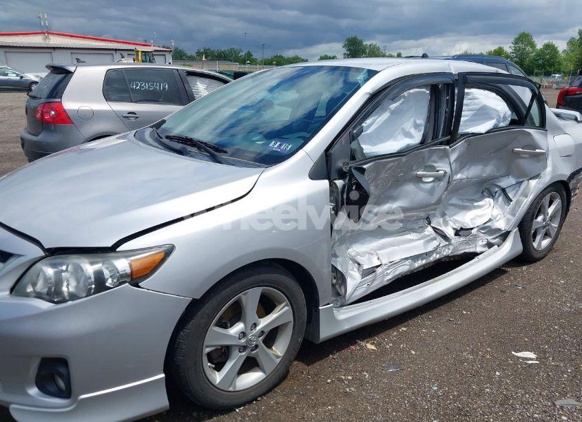 Photo 17 of 2012 Toyota Corolla S (VIN 2T1BU4EE1CC844034)