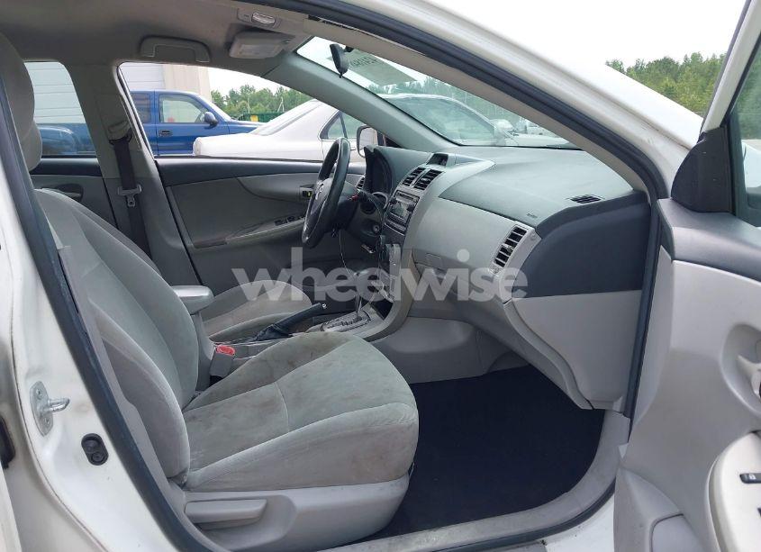 Photo 5 of 2012 Toyota Corolla LE (VIN 2T1BU4EE1CC856992)