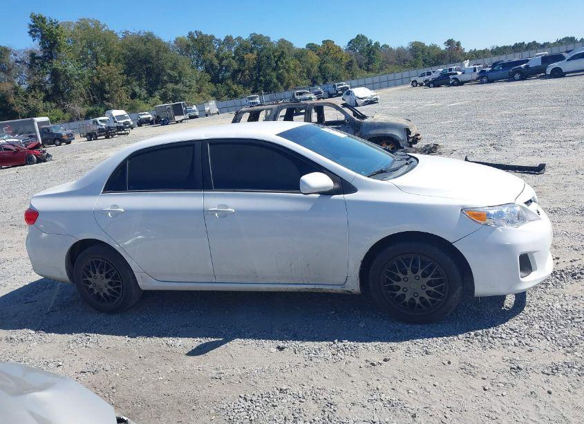 Photo 13 of 2012 Toyota Corolla LE (VIN 2T1BU4EE1CC866101)