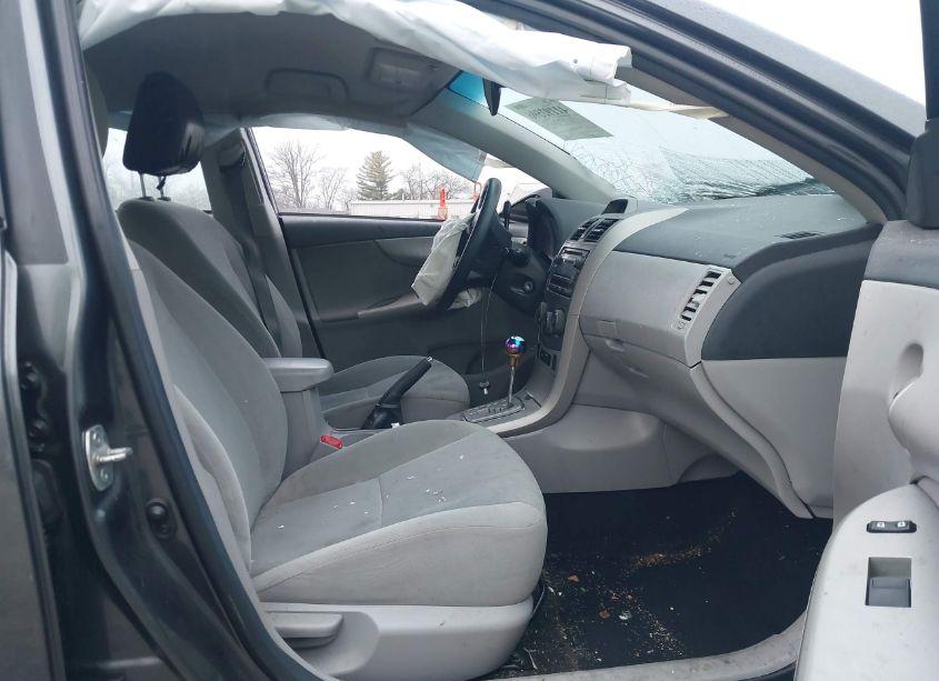 Photo 5 of 2012 Toyota Corolla LE (VIN 2T1BU4EE1CC905690)