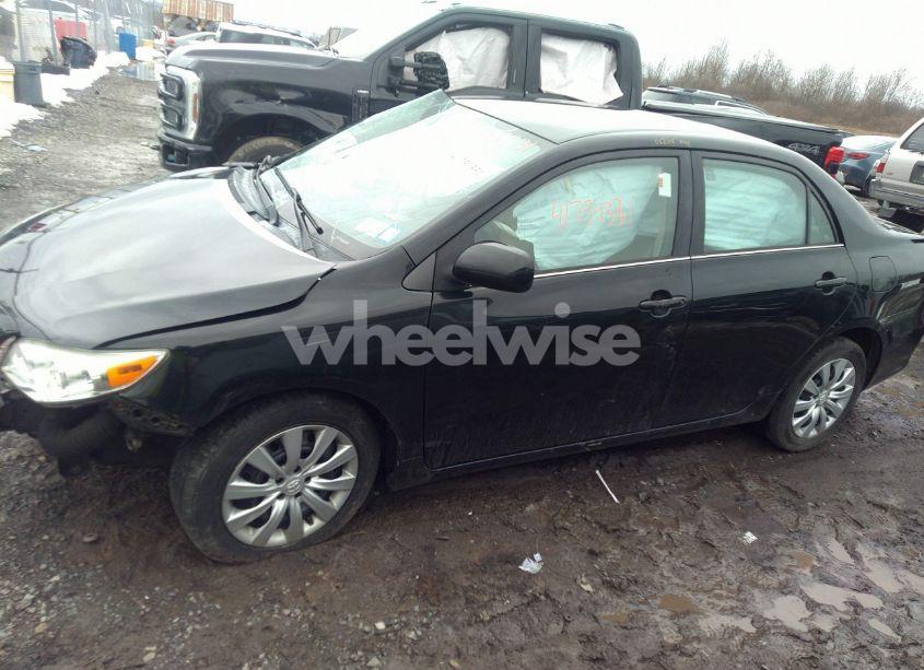 Photo 14 of 2013 Toyota Corolla LE (VIN 2T1BU4EE1DC026692)
