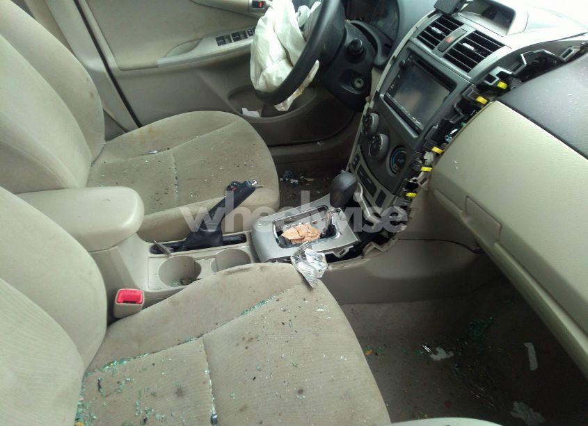 Photo 5 of 2013 Toyota Corolla LE (VIN 2T1BU4EE1DC026692)