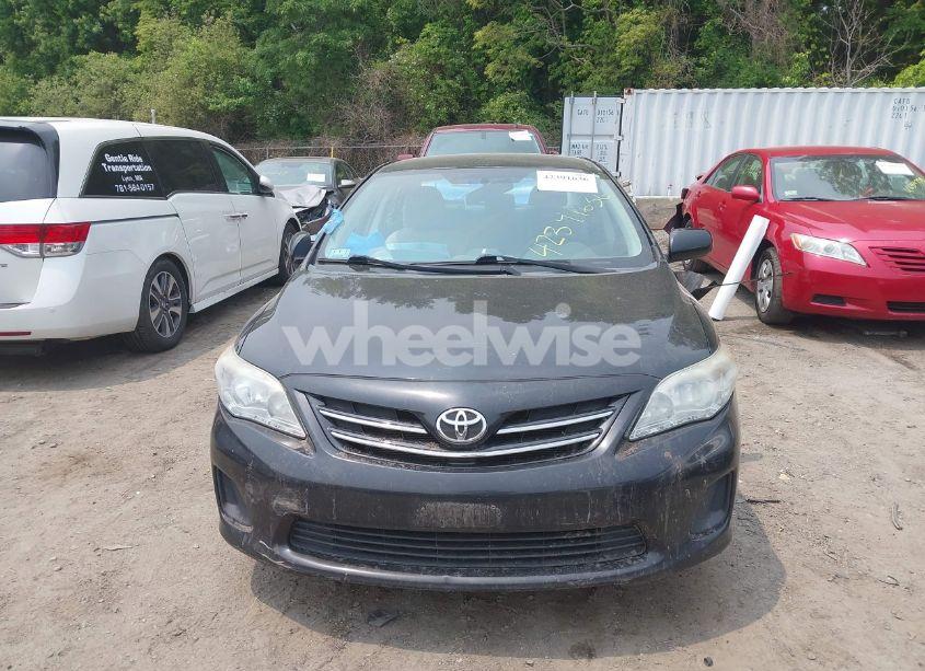 Photo 12 of 2013 Toyota Corolla LE (VIN 2T1BU4EE1DC031181)