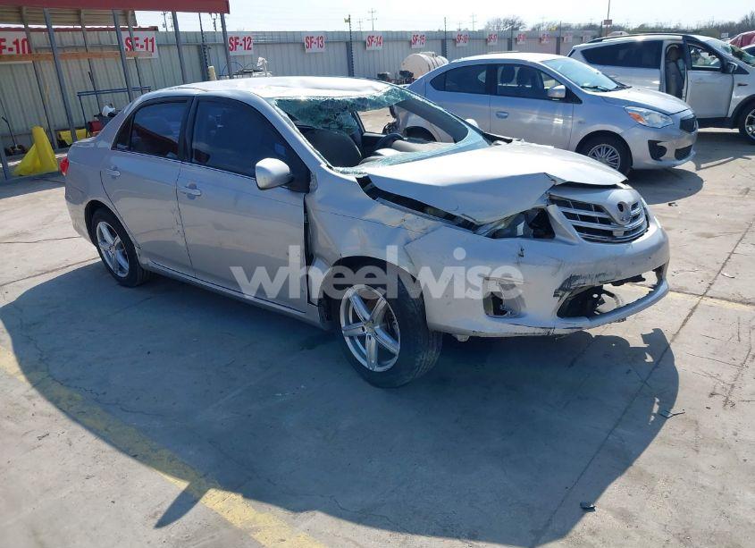 2013 Toyota Corolla LE (VIN 2T1BU4EE1DC054153) main photo