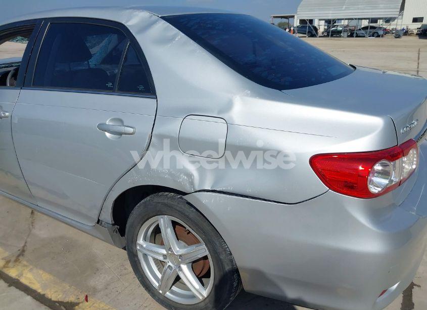 Photo 14 of 2013 Toyota Corolla LE (VIN 2T1BU4EE1DC054153)